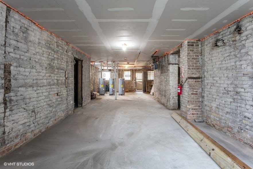 7220 S Harvard Ave, Chicago, IL for sale - Interior Photo - Image 2 of 16