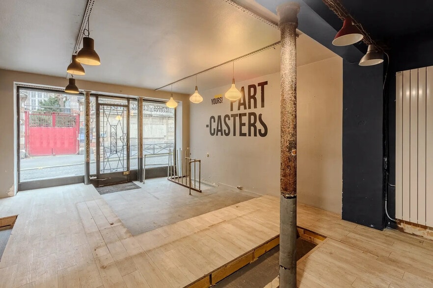 Office in Paris for sale - Interior Photo - Image 2 of 7