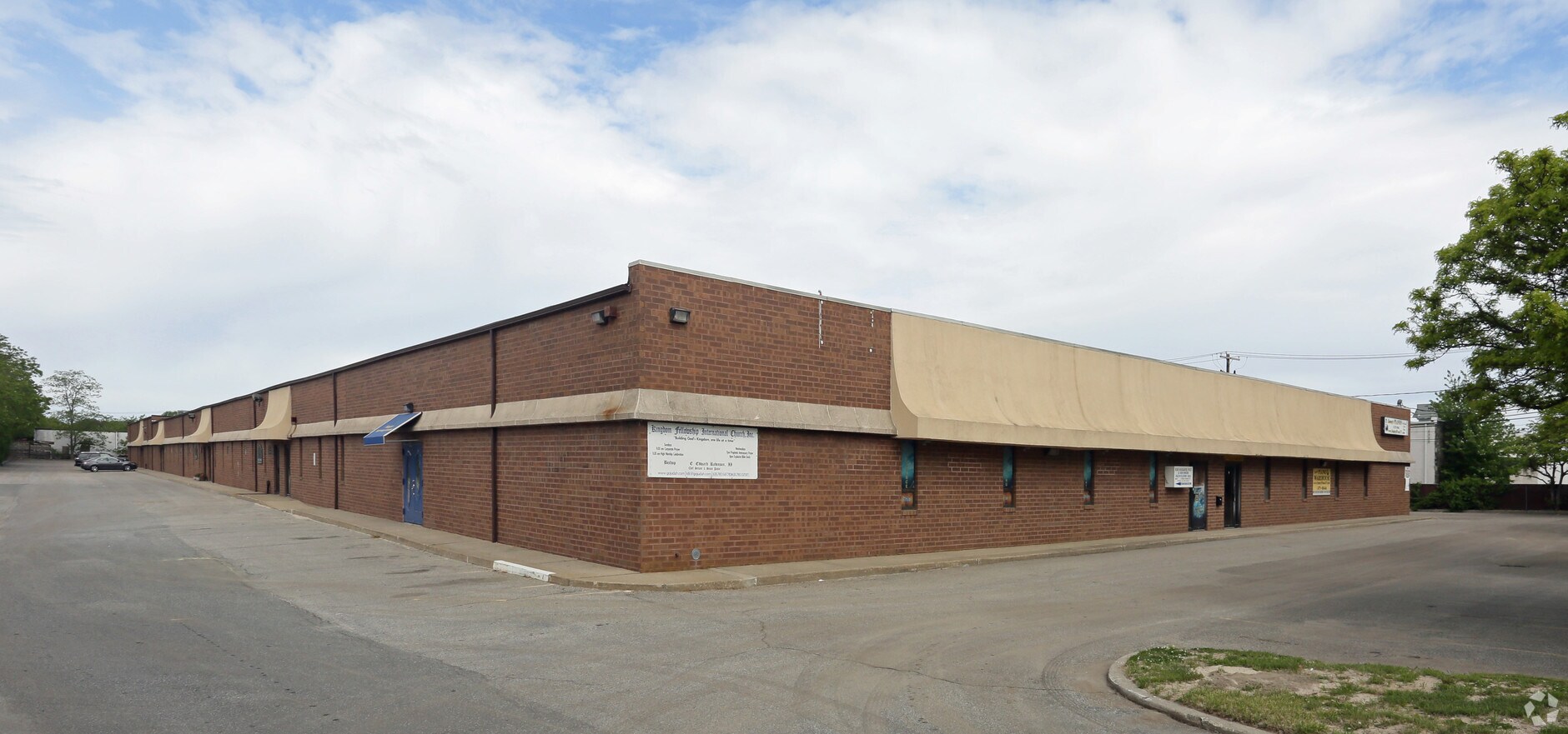 1626 Locust Ave, Bohemia, NY 11716