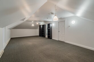 538-540 Pl Saint-Henri, Montréal, QC for lease Interior Photo- Image 2 of 8