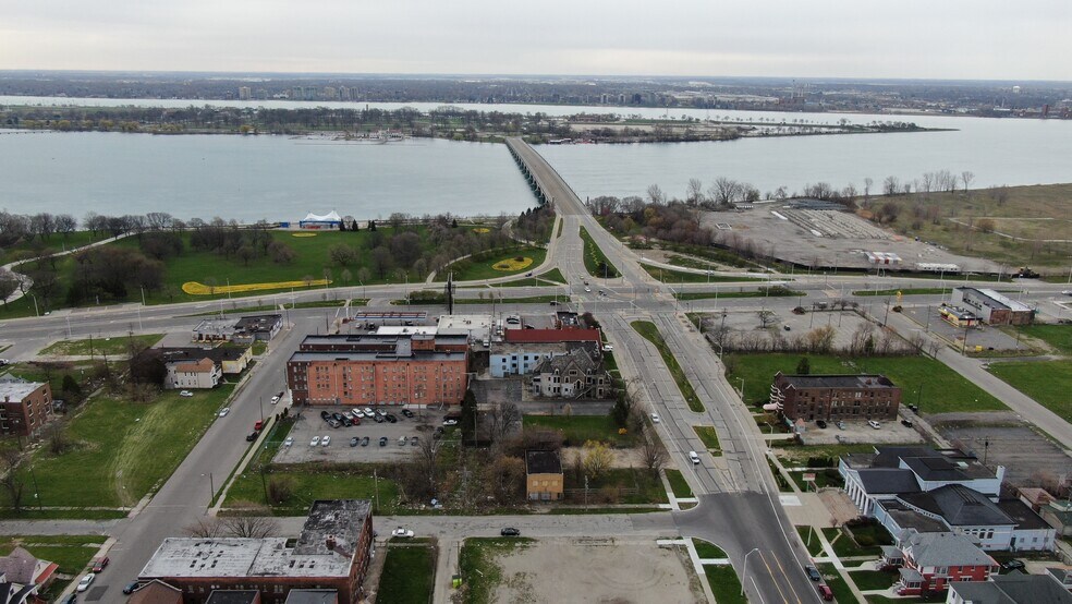 130 E Grand Blvd, Detroit, MI for sale - Building Photo - Image 3 of 8