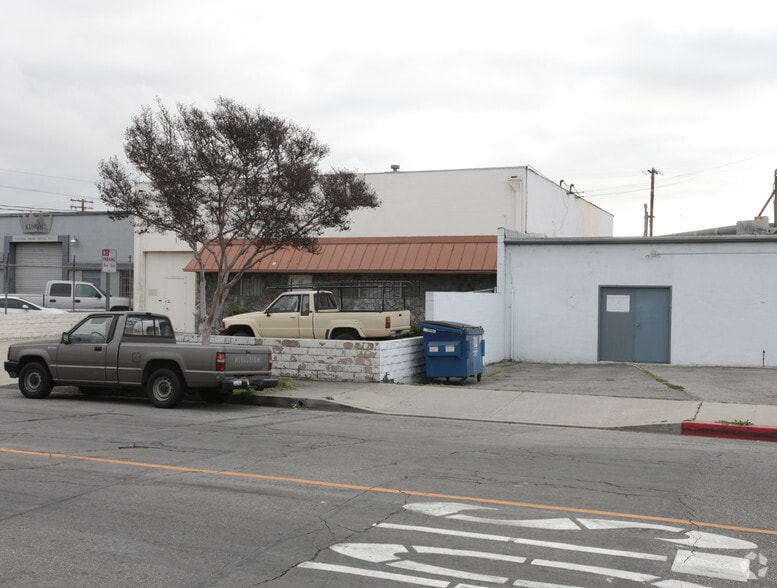 172 W Verdugo Ave, Burbank, CA for sale - Building Photo - Image 2 of 2