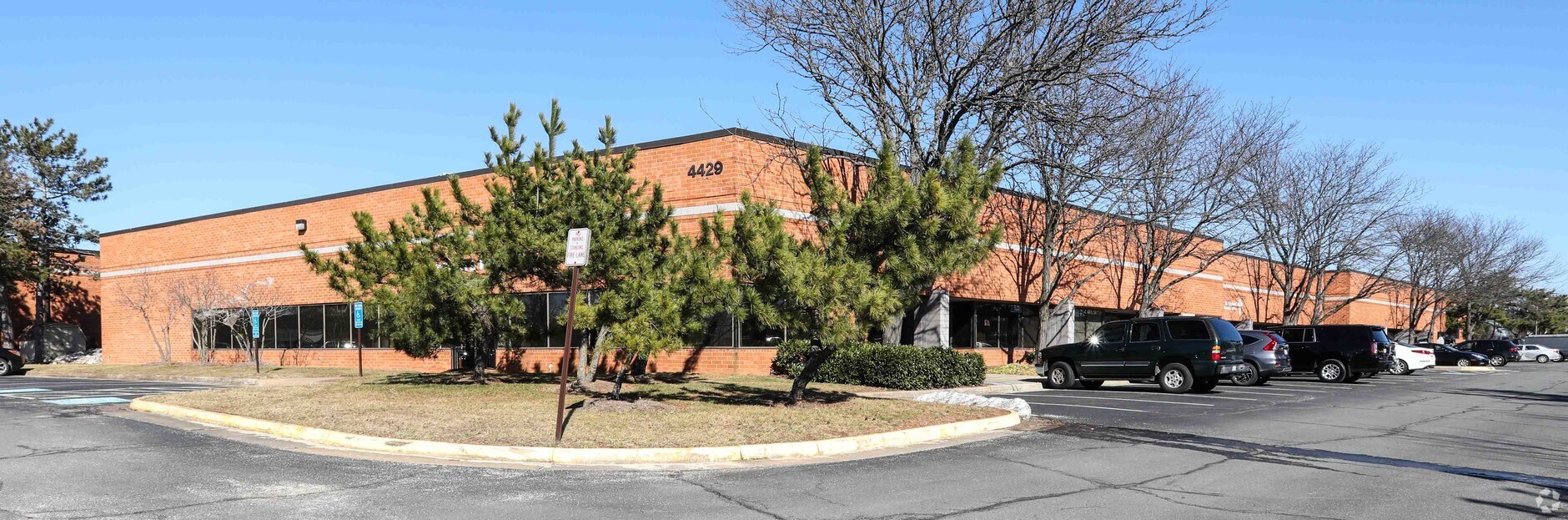 4429 Brookfield Corporate Dr, Chantilly, VA 20151