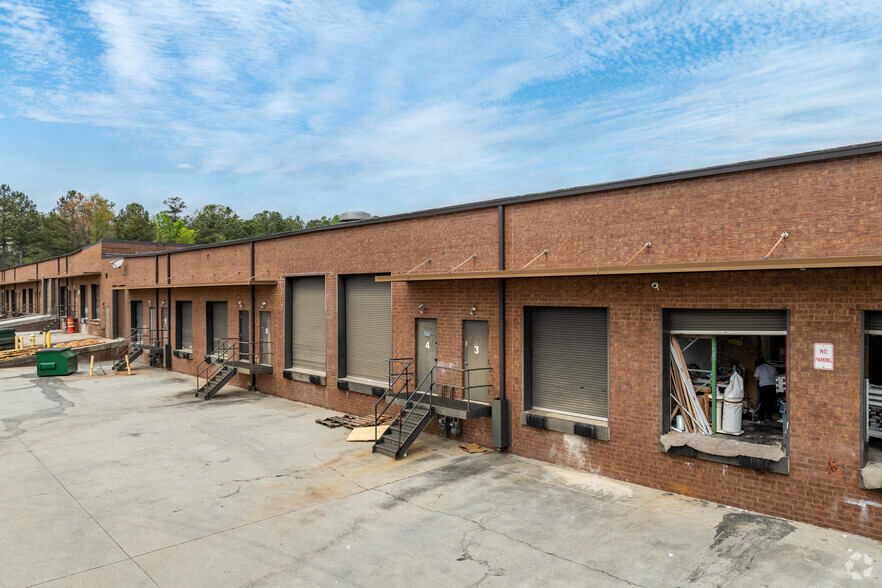 3073 McCall Dr, Doraville, GA for lease - Building Photo - Image 2 of 4