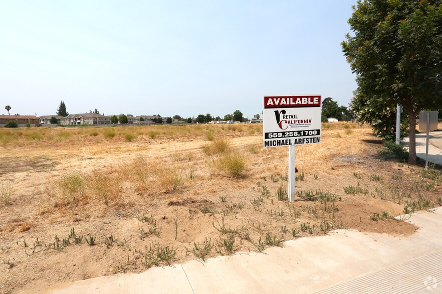 Alta Ave, Dinuba, CA for sale - Primary Photo - Image 1 of 3