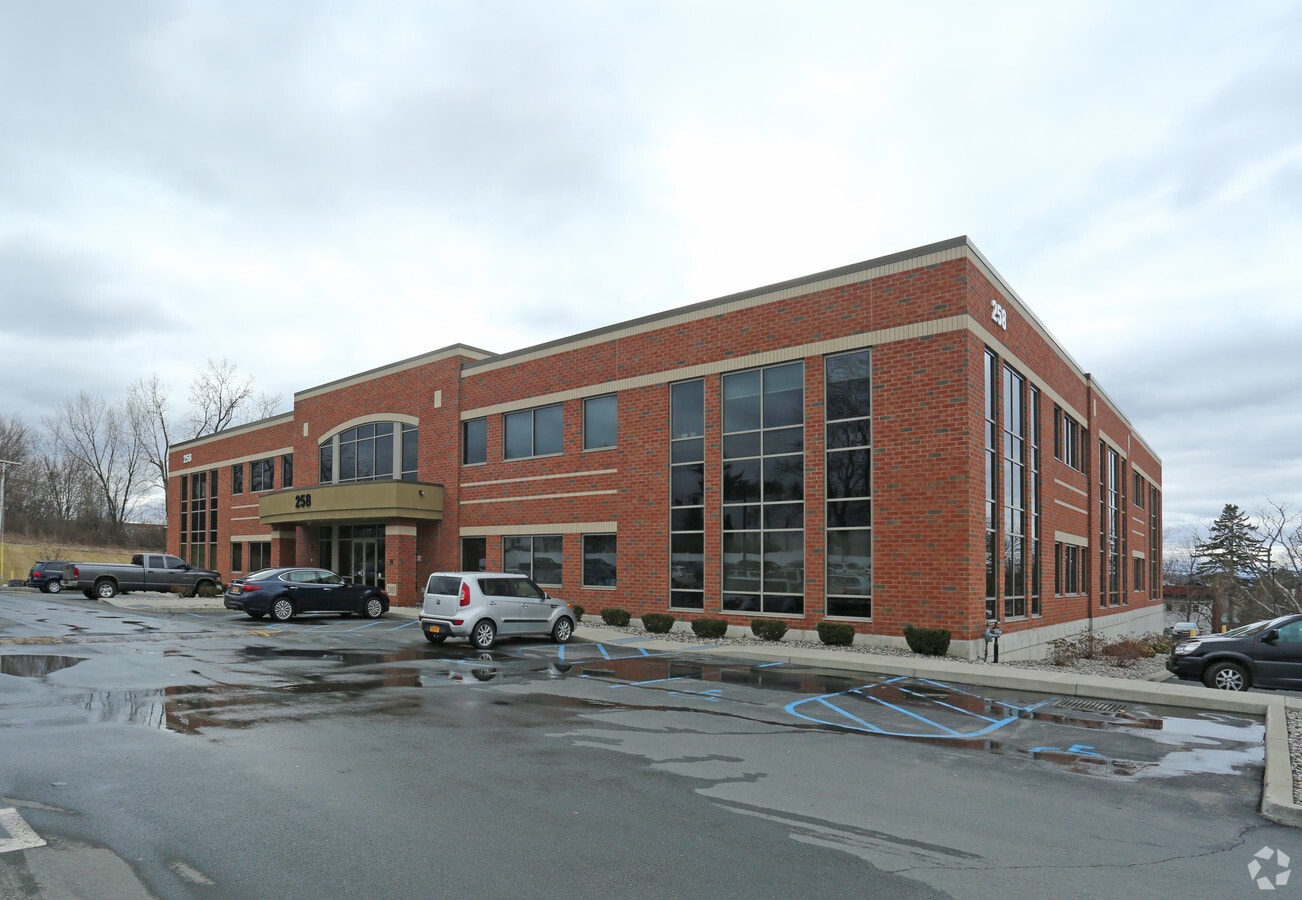 258 Hoosick St, Troy, NY 12180