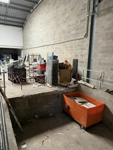 Flex in Le Thillay for lease - Building Photo - Image 3 of 6