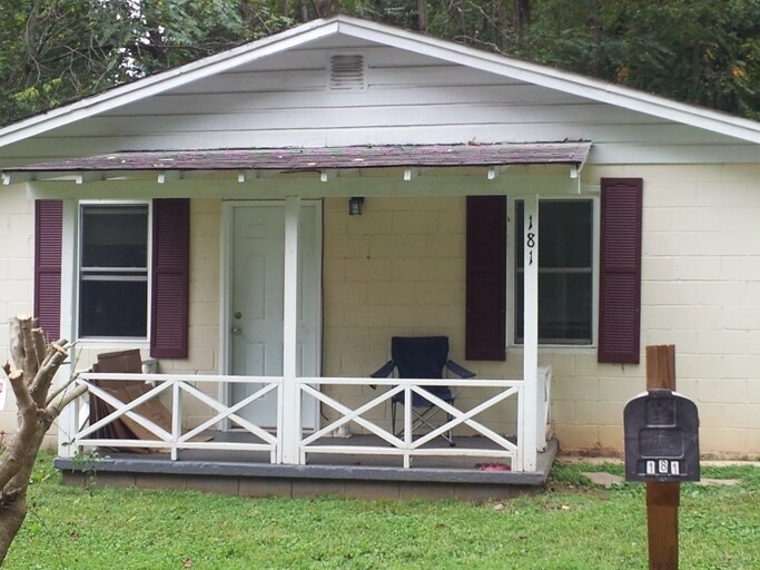 143 Old Charlotte Rd, Rutherfordton, NC 28139