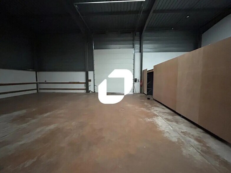 Office in Gretz-Armainvilliers for lease - Interior Photo - Image 2 of 7