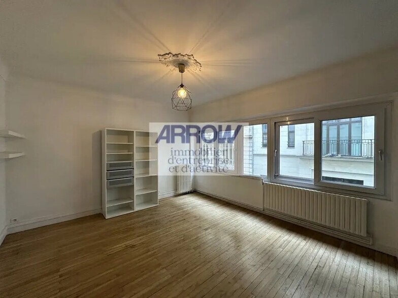 Office in Nantes for lease - Interior Photo - Image 1 of 8