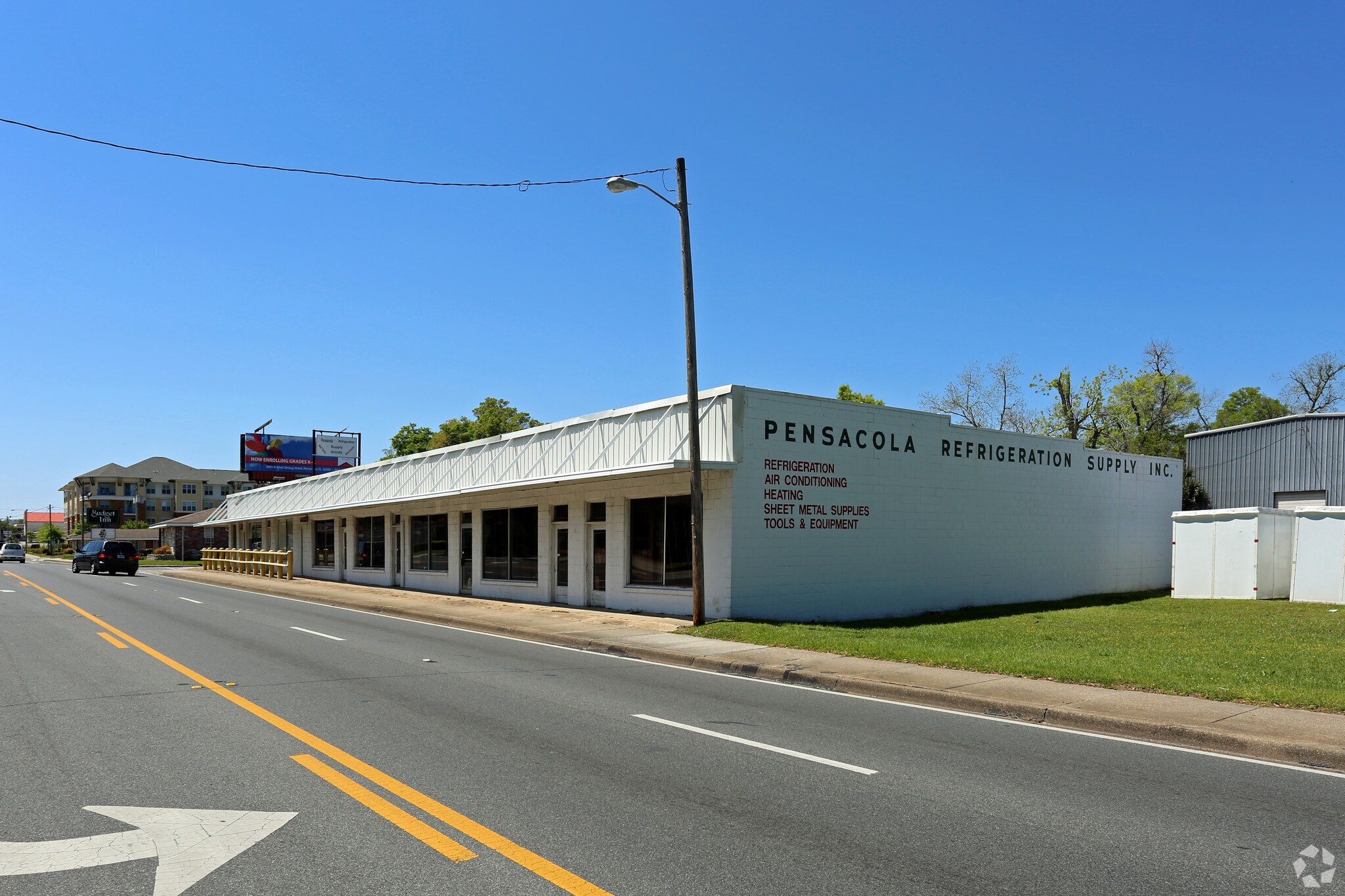 1620 W Cervantes St, Pensacola, FL 32501 LightIndustrial Retail