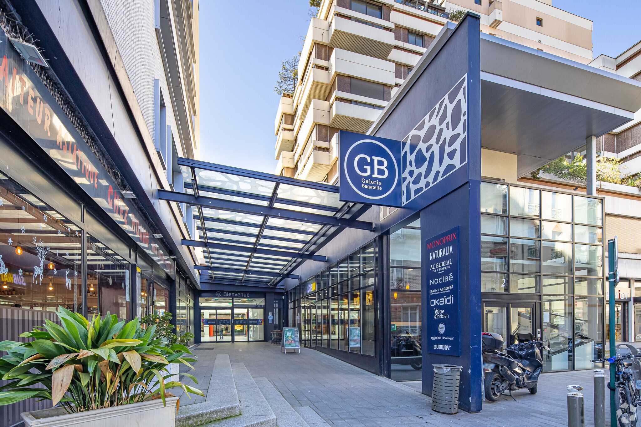 12 Rue Des Bourets, Suresnes for lease Primary Photo- Image 1 of 6