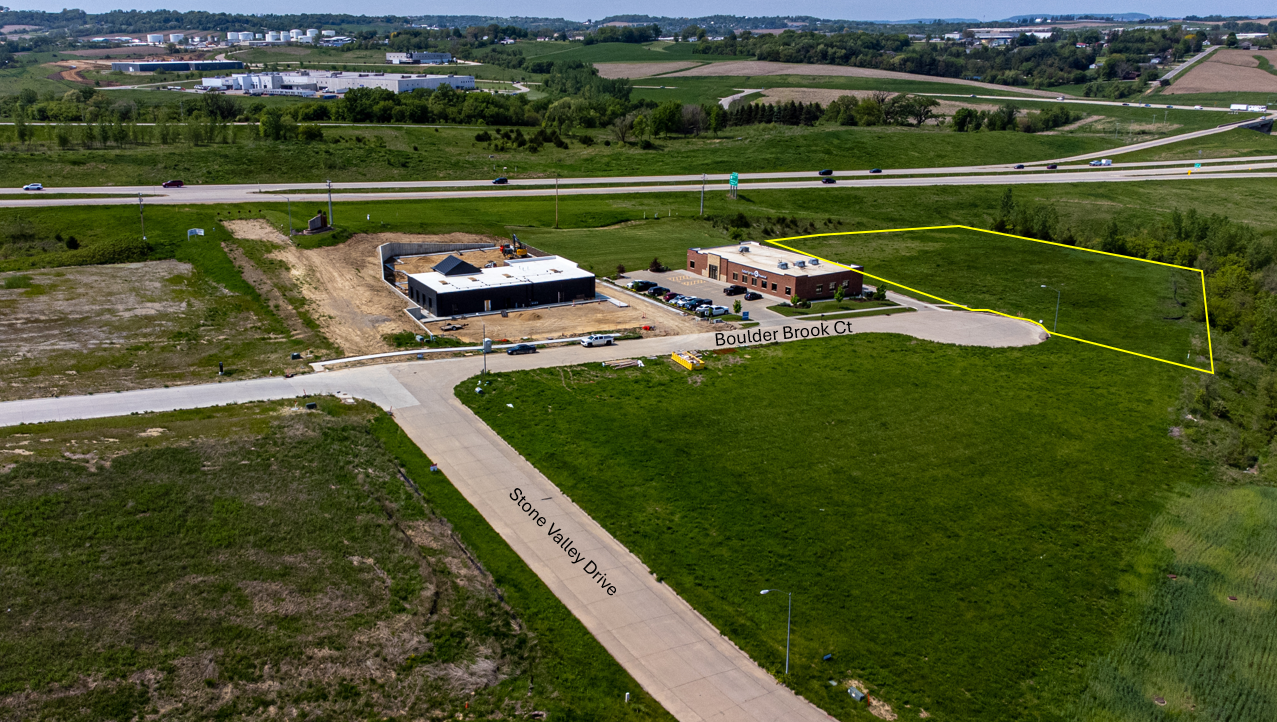 6501 Boulder Brook Court, Dubuque, IA for sale Aerial- Image 1 of 6