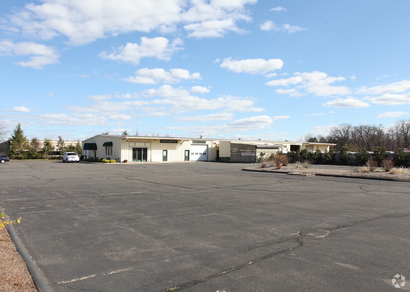 405 Sullivan Ave, South Windsor, CT for lease - Primary Photo - Image 1 of 5