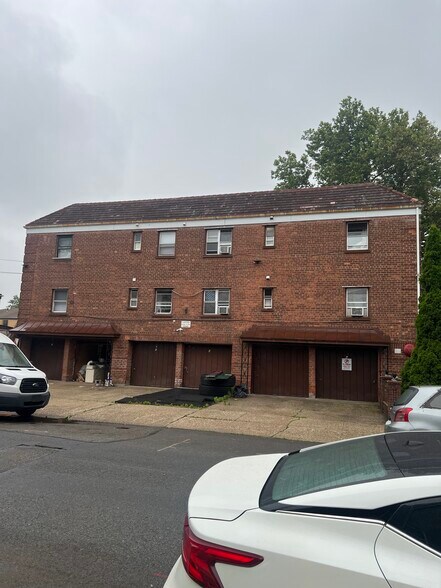 6361 110th St, Forest Hills, NY for sale - Primary Photo - Image 1 of 1
