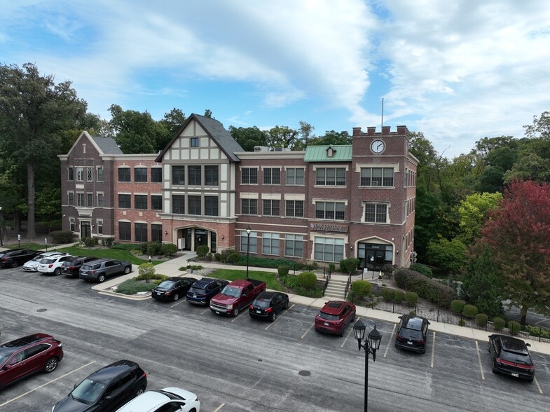 20635 Abbey Woods Ct N, Frankfort, IL for lease - Building Photo - Image 1 of 20