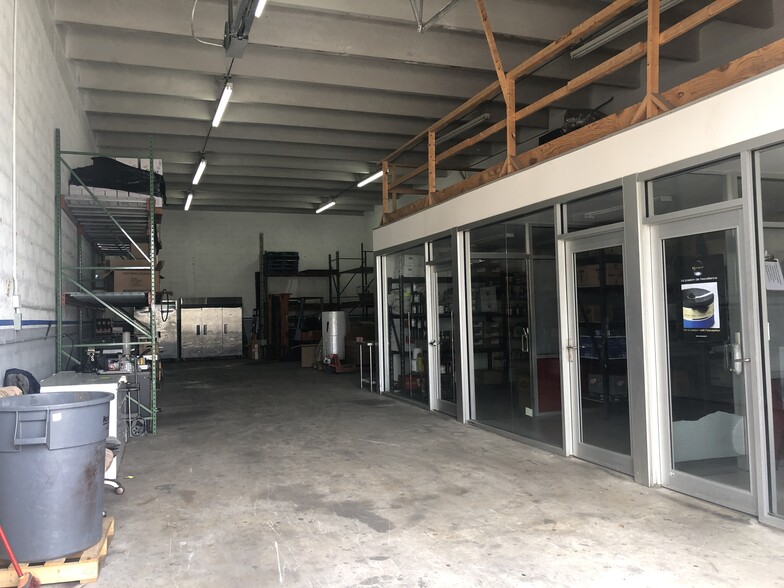 2075-2129 W 76th St, Hialeah, FL for lease - Building Photo - Image 2 of 11
