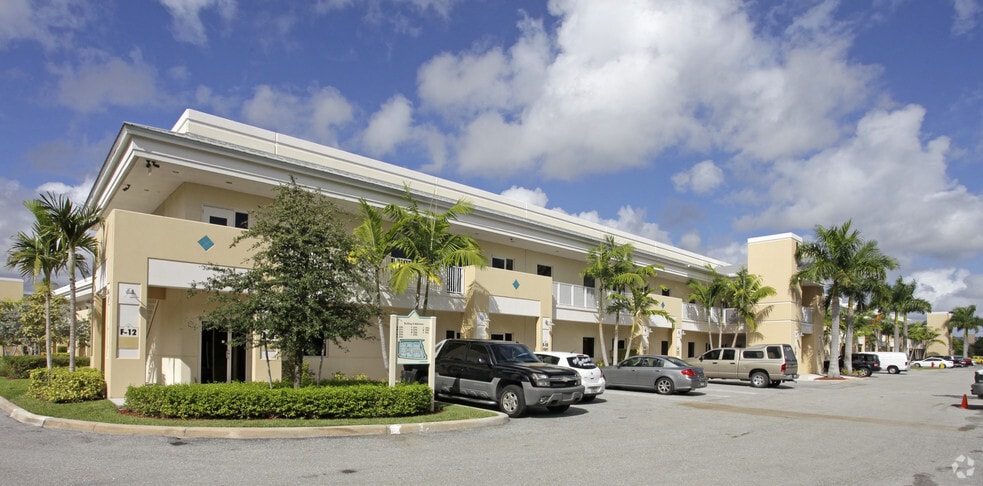 2771 Vista Pky, West Palm Beach, FL for lease - Primary Photo - Image 1 of 21