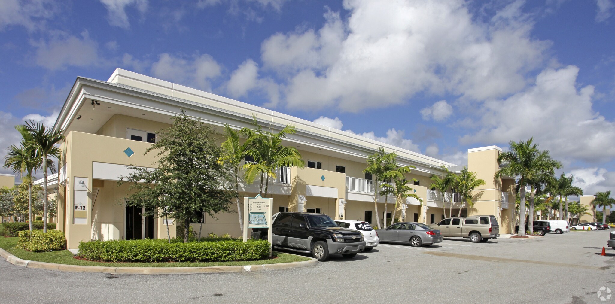 2771 Vista Pky, West Palm Beach, FL for lease Primary Photo- Image 1 of 22