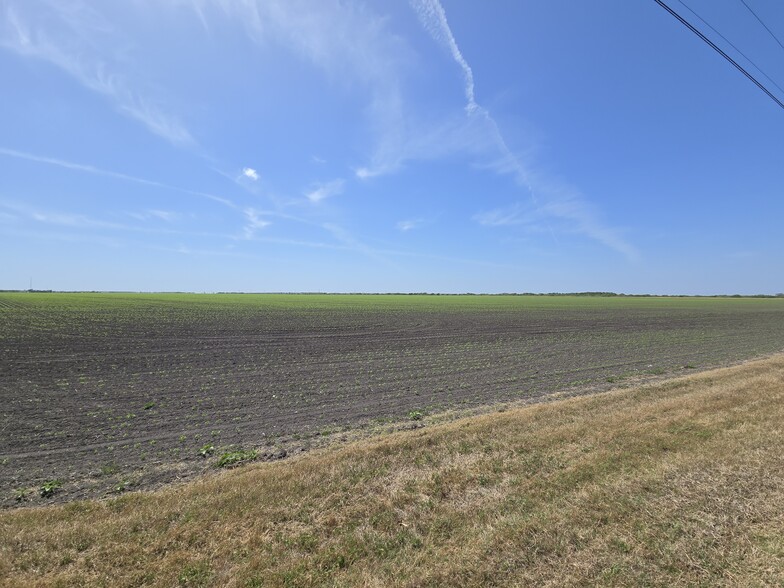 5965 Bear ln, Corpus Christi, TX for sale - Building Photo - Image 2 of 4