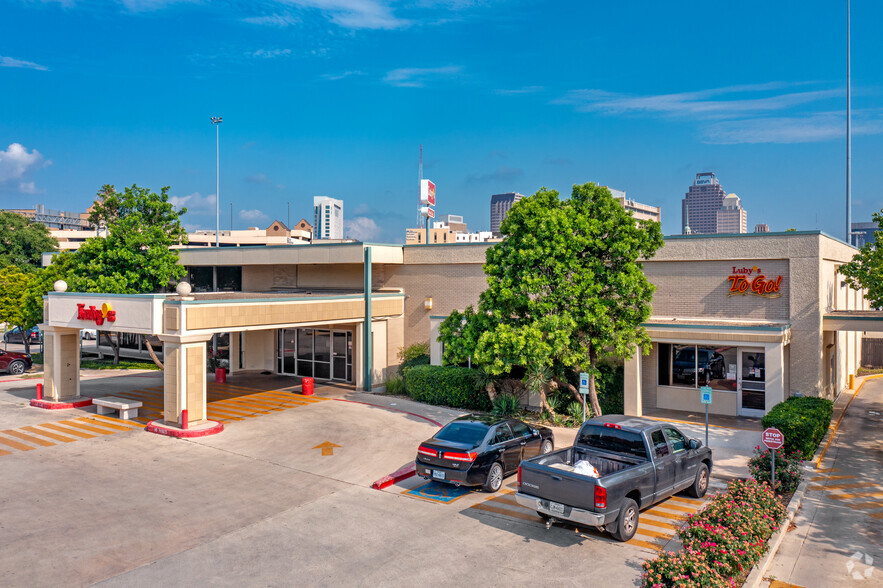 911 N Main Ave, San Antonio, TX for sale - Building Photo - Image 1 of 1