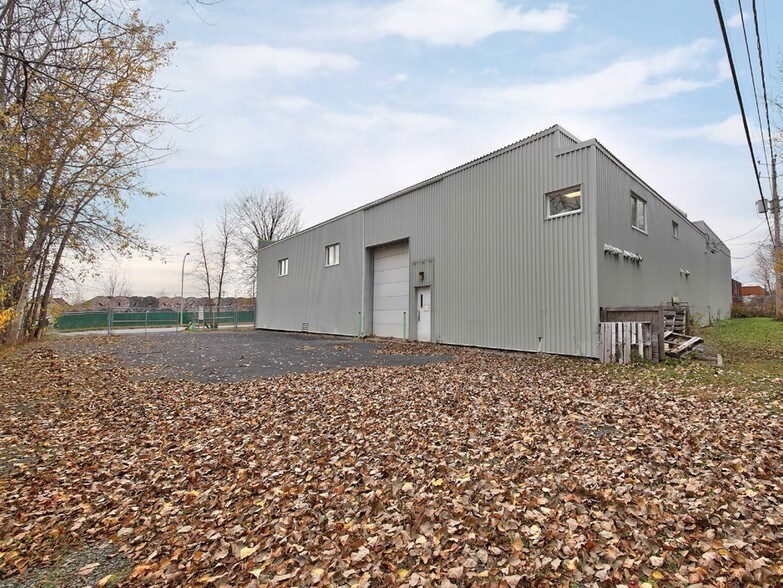 2275-2277 Boul Industriel, Chambly, QC for lease - Building Photo - Image 3 of 7