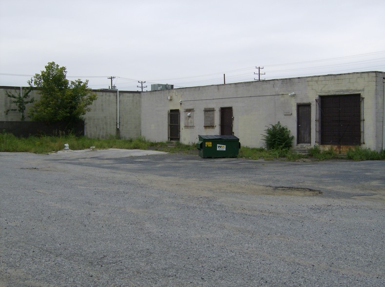 9380-9384 Crescent Blvd, Pennsauken, NJ for lease - Building Photo - Image 3 of 3