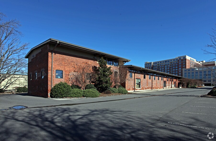 2116 Hawkins St, Charlotte, NC 28203