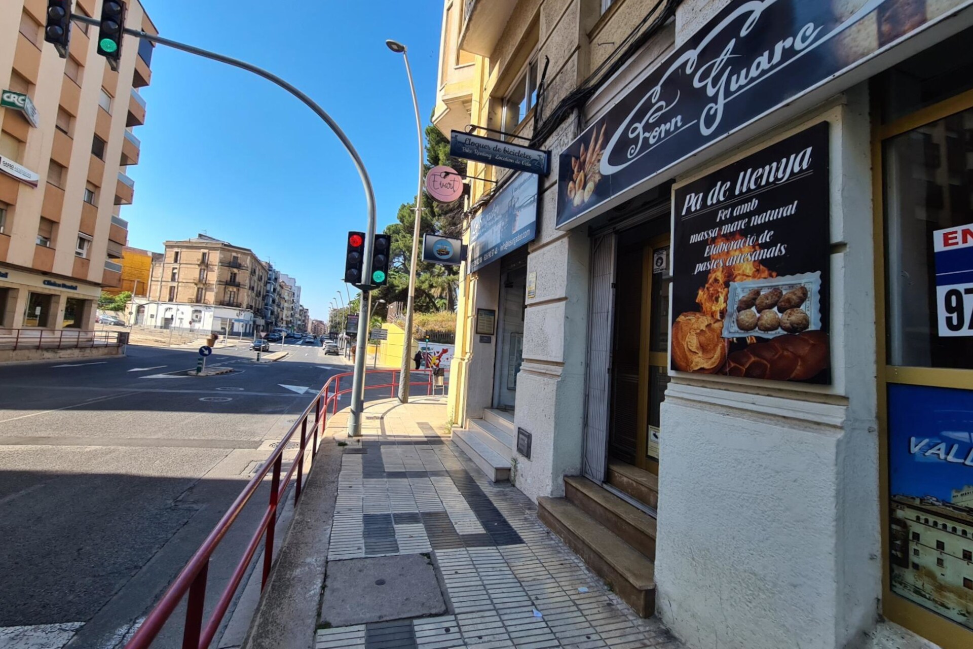 Retail in Tortosa, Tarragona for lease Interior Photo- Image 1 of 3