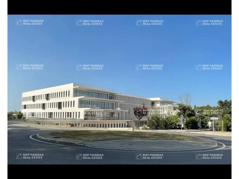 Office in Aix-en-Provence for lease - Building Photo - Image 1 of 29