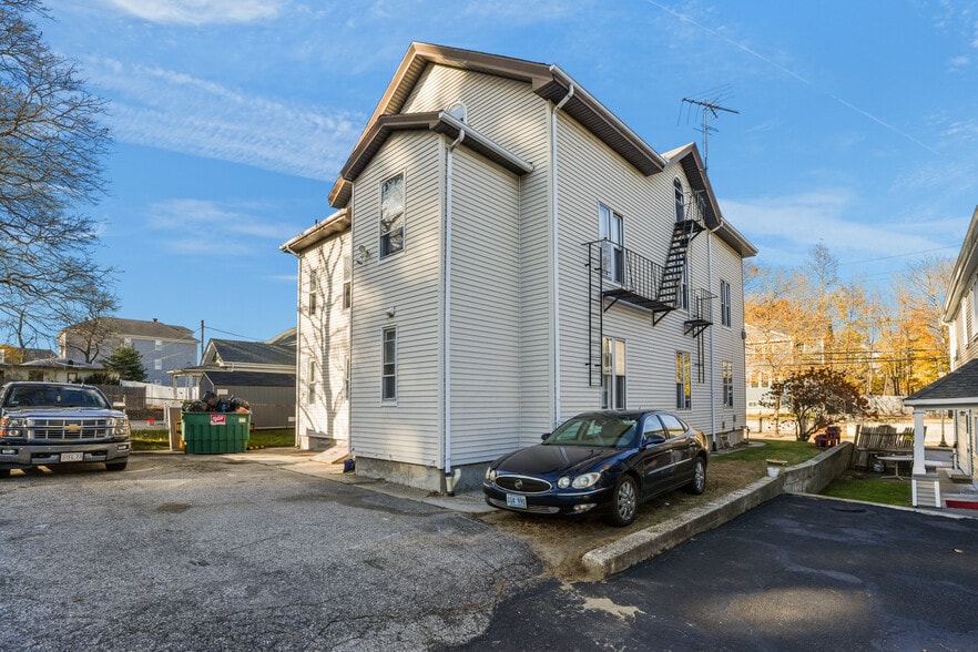 79 Hamlet Ave, Woonsocket, RI for sale - Building Photo - Image 3 of 17