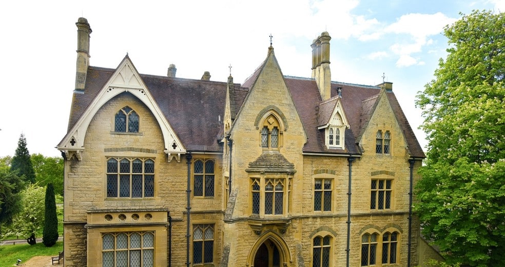 Evesham Rd, Bishops Cleeve for sale - Primary Photo - Image 1 of 1