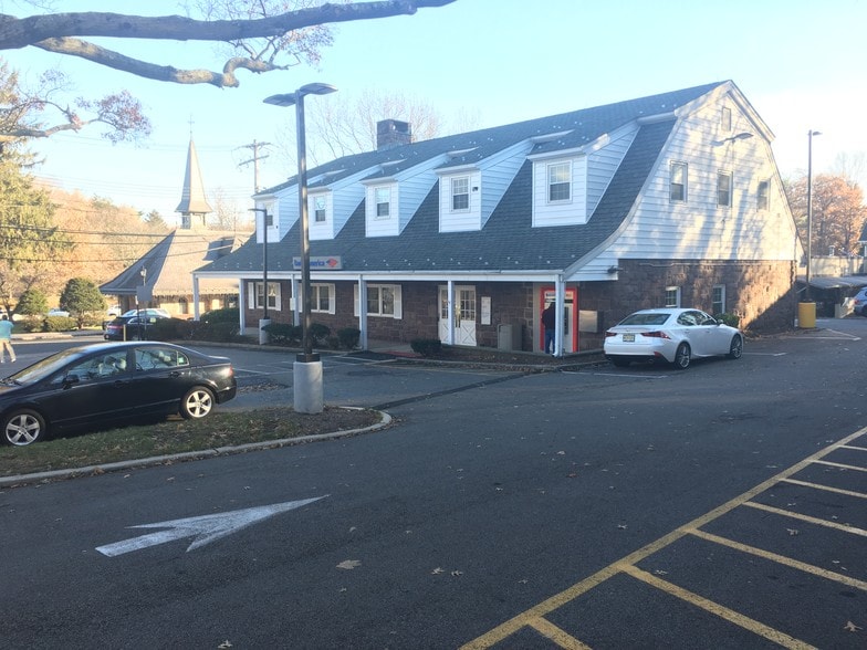 129 Hardenburgh Ave, Demarest, NJ 07627