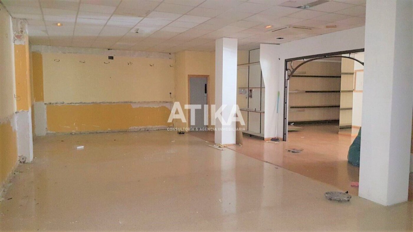 Retail in Ontinyent for lease Building Photo- Image 1 of 11