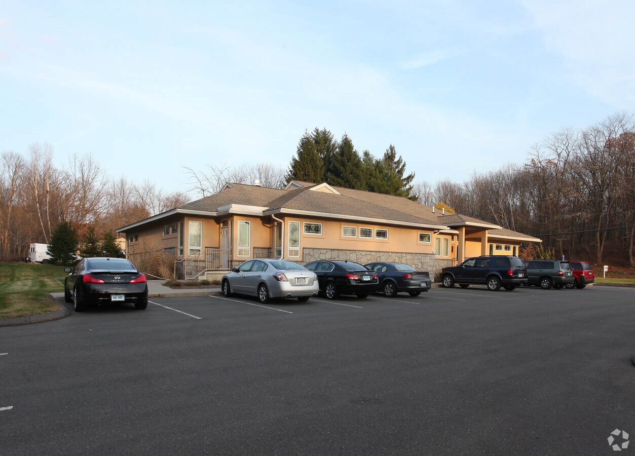 933 Hartford Tpke, Vernon, CT 06066