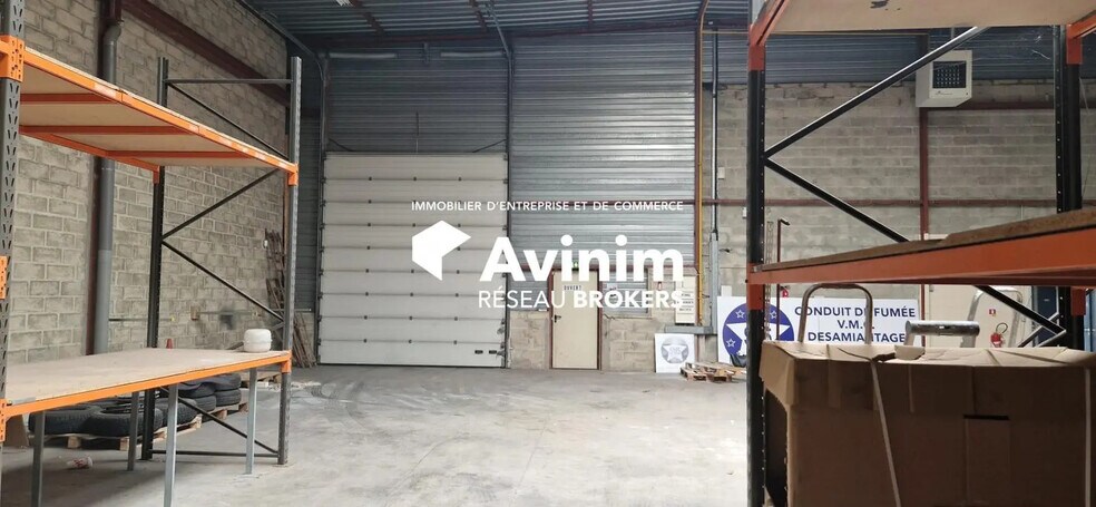 Industrial in Méry-sur-Oise for lease - Interior Photo - Image 1 of 3