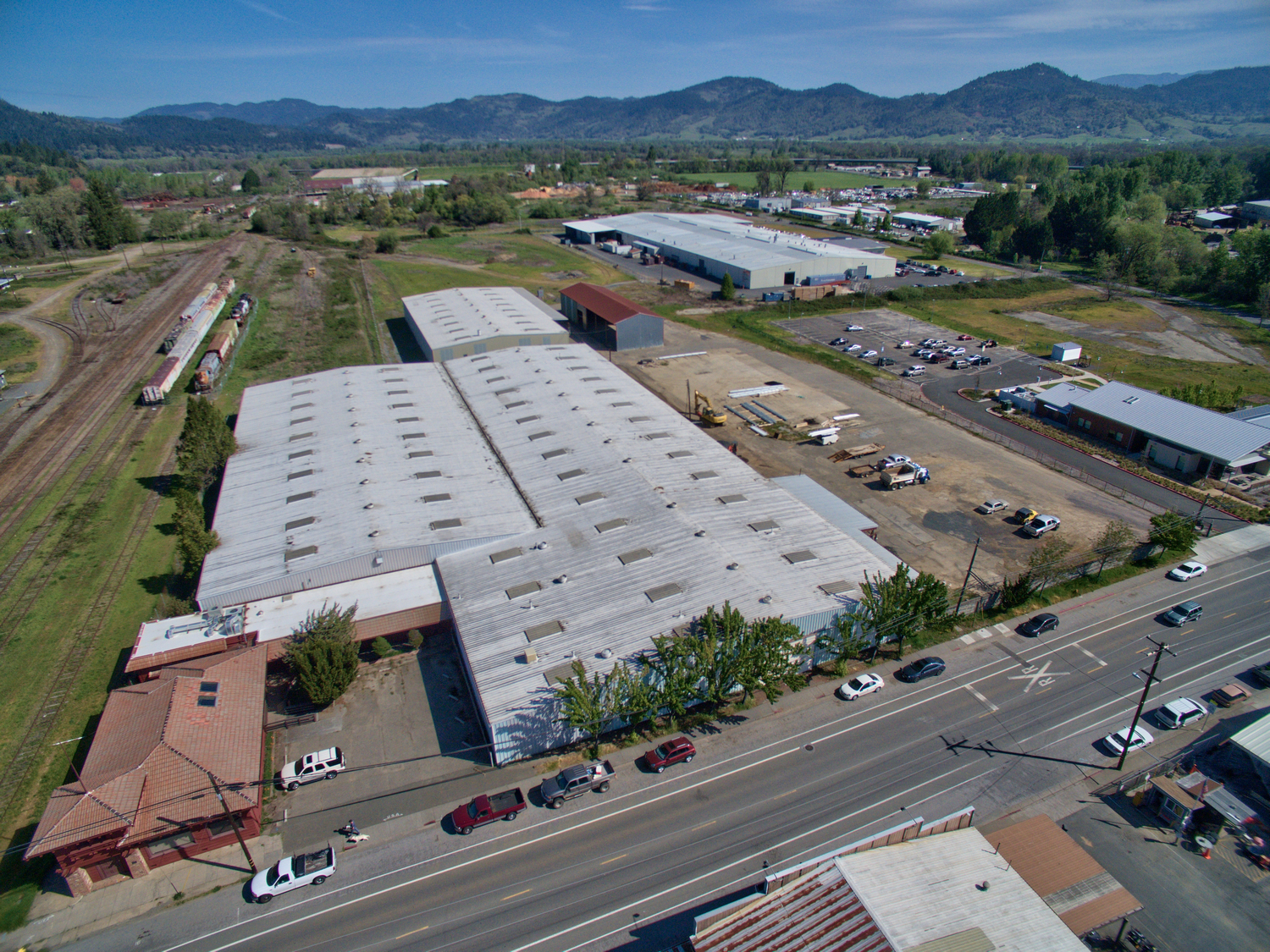 300 E Commercial St, Willits, CA for sale Building Photo- Image 1 of 1