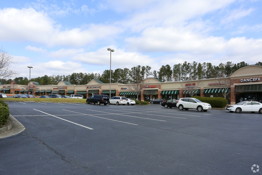 8465 Holcomb Bridge Rd, Johns Creek, GA for lease - Primary Photo - Image 1 of 13