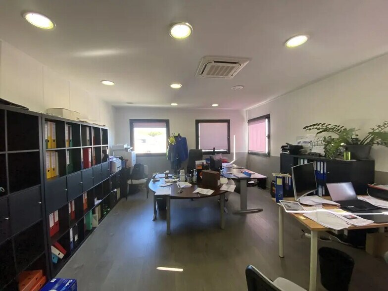 1900 Avenue Jean Pallet, Velaux for lease - Interior Photo - Image 1 of 8