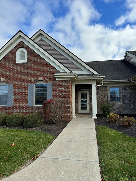 12912 Coldwater Rd, Fort Wayne, IN for lease - Building Photo - Image 1 of 11