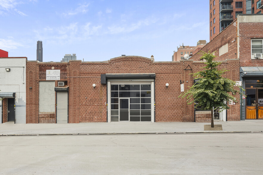 327 Douglass St, Brooklyn, NY for lease - Building Photo - Image 1 of 30