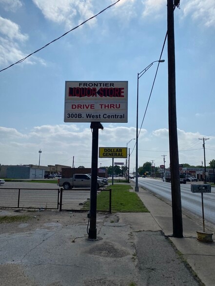 300 W Central Ave, Comanche, TX for sale - Building Photo - Image 2 of 11