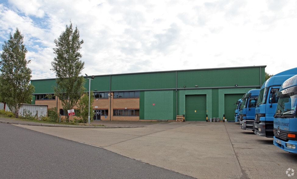 Canalside, Berkhamsted for sale - Building Photo - Image 1 of 1