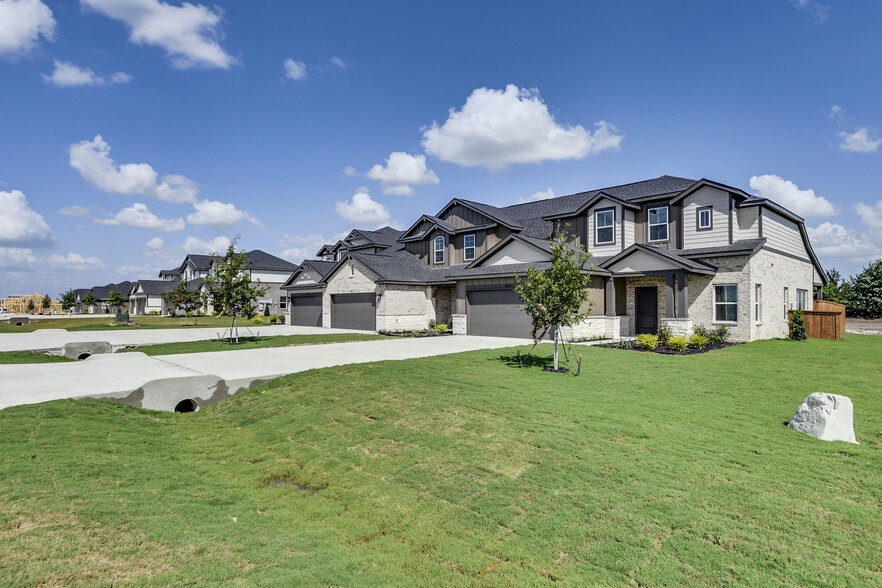 4405 Clovis Ct, Midlothian, TX for sale - Primary Photo - Image 2 of 40