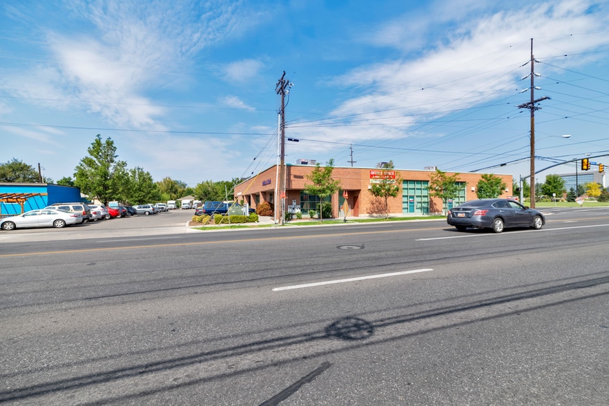 475-493 N Freedom Blvd, Provo, UT for lease - Building Photo - Image 2 of 23