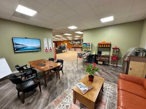 5061 W State St, Wauwatosa, WI for lease Interior Photo- Image 2 of 3