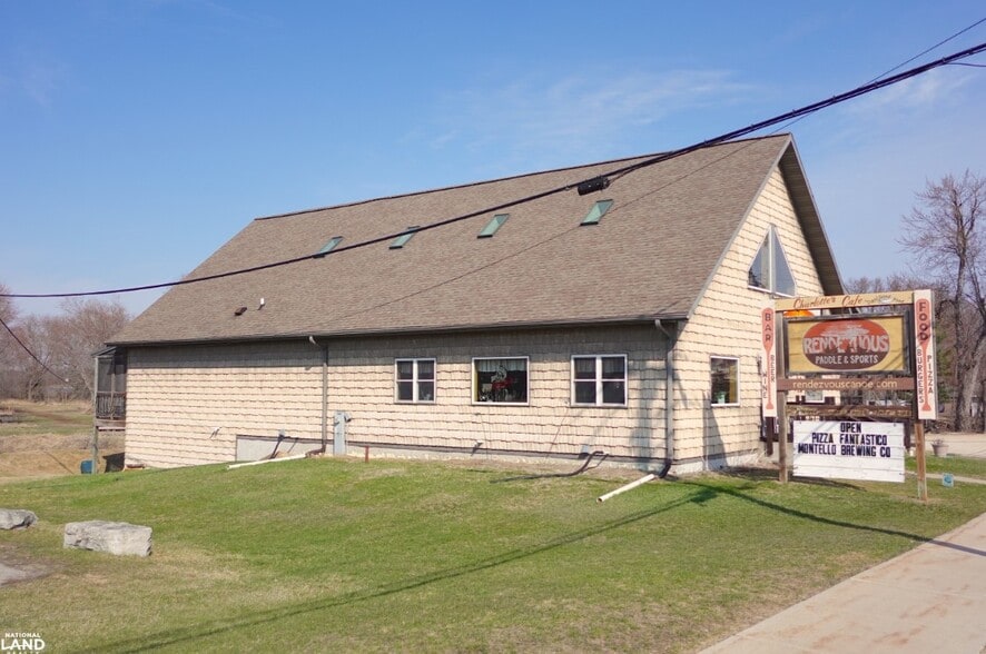 201 Main St, Montello, WI for sale - Building Photo - Image 3 of 32