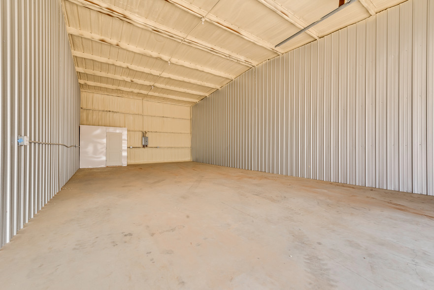 2971 FM 718, Newark, TX for lease - Interior Photo - Image 2 of 16