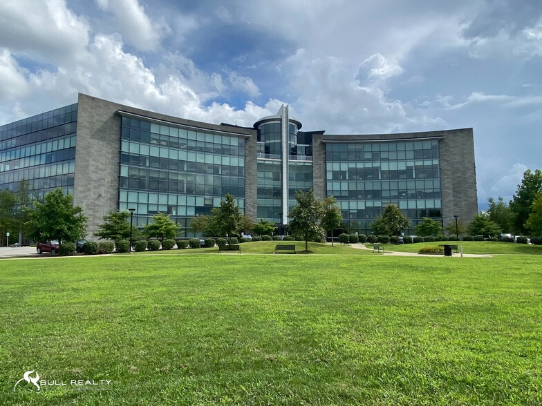 1648 McGrathiana Pky, Lexington, KY for sale - Building Photo - Image 2 of 3