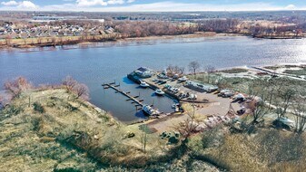 Marina / Restaurant 100+ slips on 6.2 acres - Warehouse